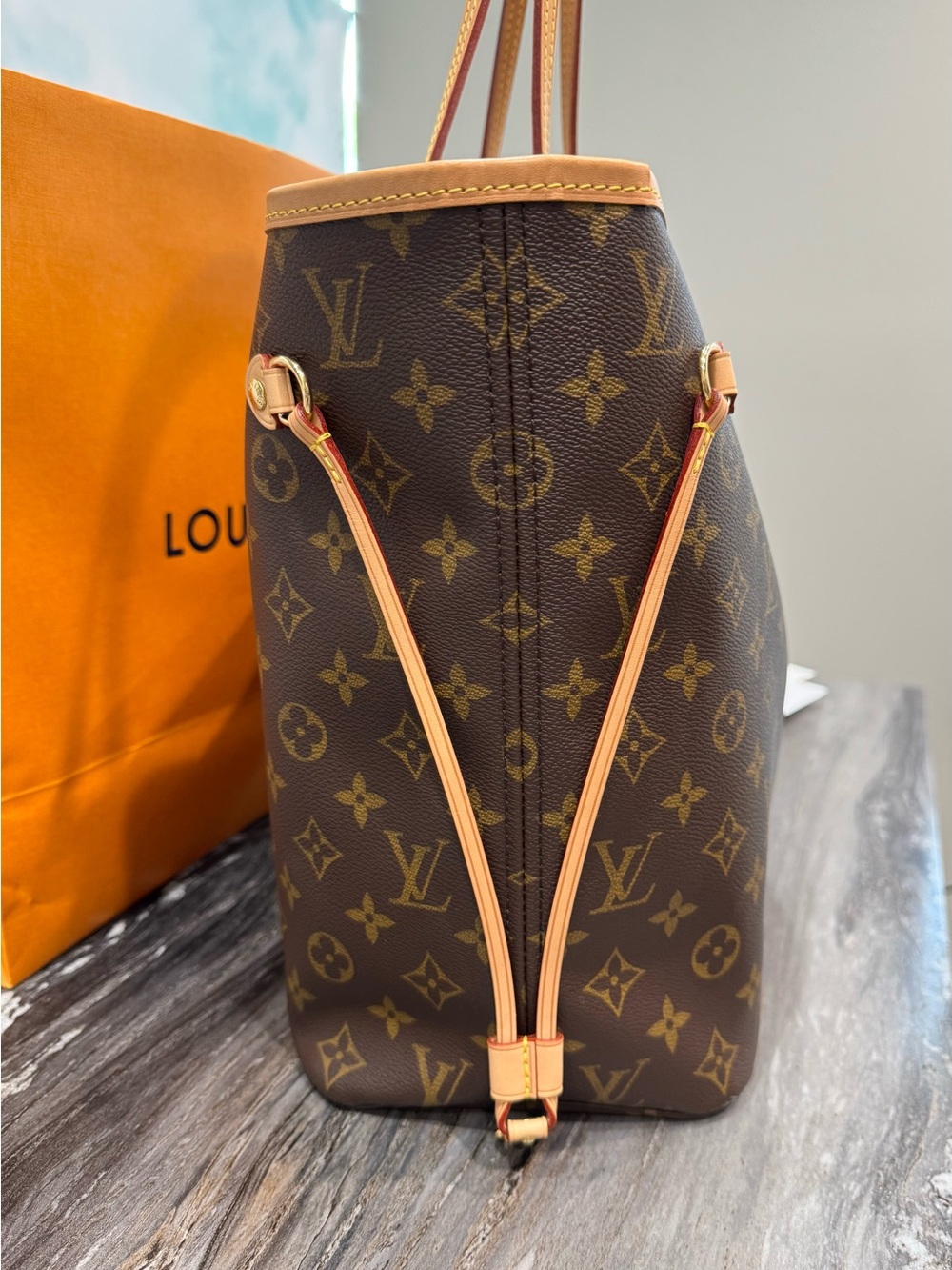 Louis Vuitton Classic Monogram Neverfull MM - Picture 6 of 16